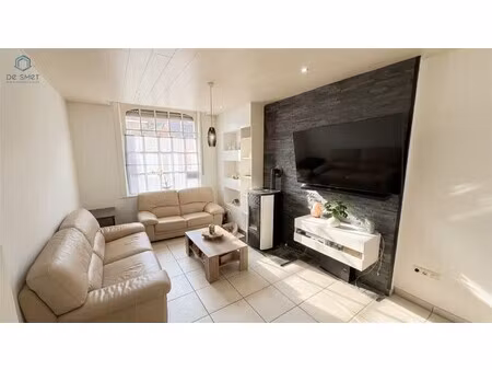 op te frissen woning met 4 slp en ruime tuin