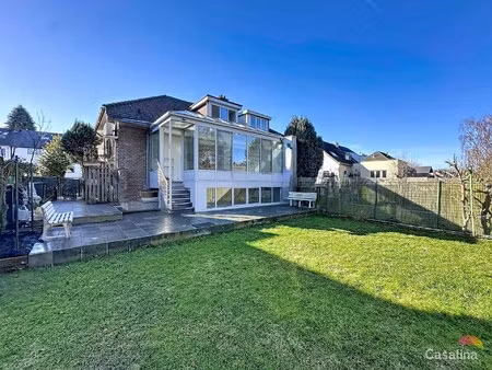 ruime woning met tuin. ideaal voor vrij beroep met praktijk.