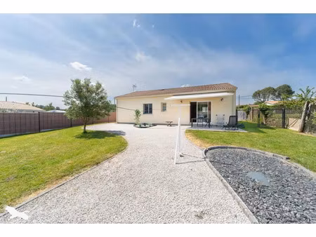 vente maison 4 pièces 93 m² saint-savin (33920)