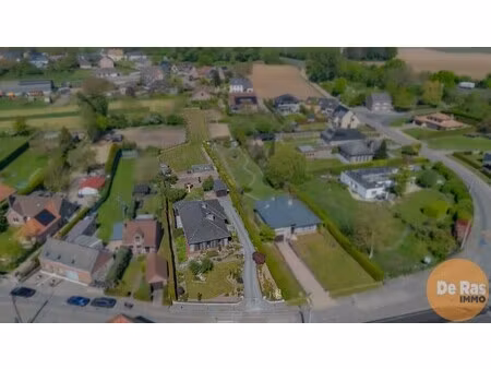vlierzele -open bebouwing op 25are met ruime kelder & zolder
