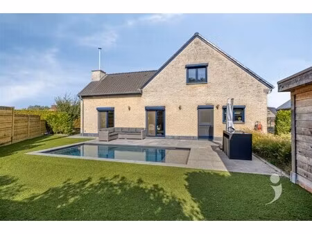 prachtige villa met hoogwaardige afwerking
