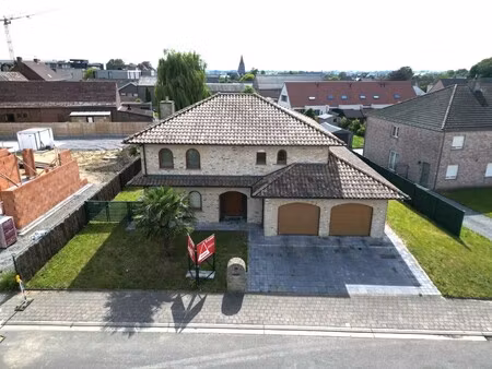 moorslede – villa in spaanse stijl met dubbele garage en 4 slaapkamers