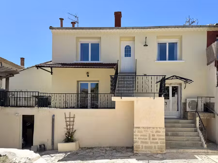 vente maison 10 pièces 140 m² saint-jean-de-ceyrargues (30360)