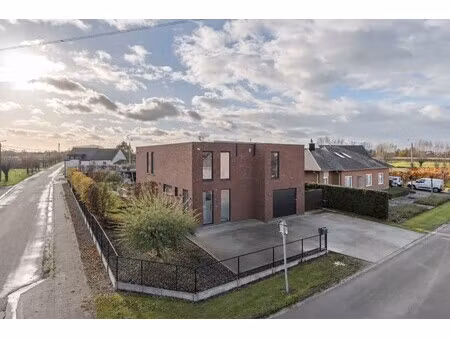 moderne en exclusieve villa met 4 slpk  zwembad en wellness