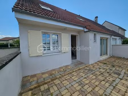 maison de 90 m² à villerest