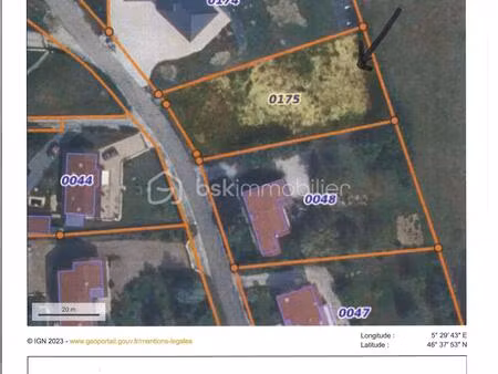 terrain de 1 169 m² à cesancey