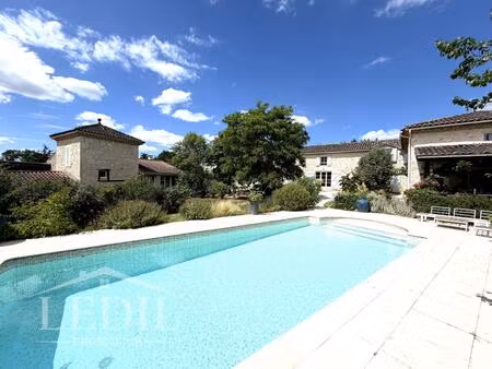 splendide propriété de 3 habitations piscine parc