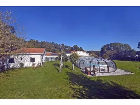 maison - 380.73m ²