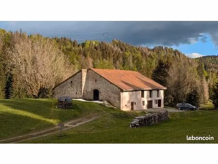 vends grande maison haut-jura