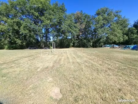 terrain 1 056 m² merignas