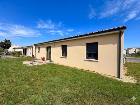 location maison 4 pièces 82m² poitiers 86000