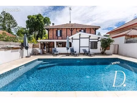 villa 6 pièces 216 m²
