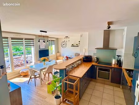 appartement 61m2 - 3 pièces - chevry cossigny