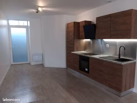 maison de ville 3 chambres entierement refaite a neuf