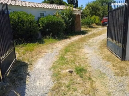 mazet avec terrain