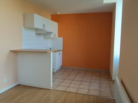 location appartement 2 pièces 33m² cognac 16100