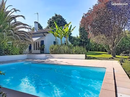 bayonne - maison basque de caractère de 220 m² – parc arboré de 1 870 m² avec piscine