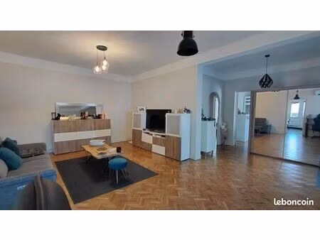 villa 2 pièces 84 m²