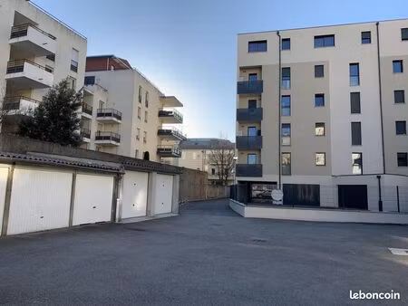 parking 12 m² valence