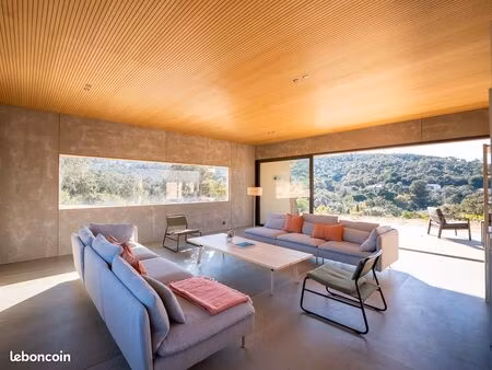 loue villa contemporaine 250 m2 à bormes les mimosas avec piscine 4x9