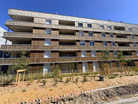 t3 neuf meublé - bail de 12 mois