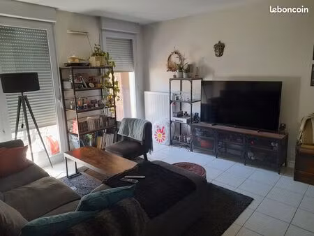 particulier loue t3 62.36m2 avec balcon et garage