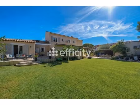 maison 7 pièces - 252 m²
