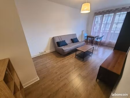 loue appartement 1 pièce meublé proche rer a