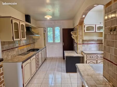 maison t5 120 m2 au bord d’un ruisseau - disponible immédiatement