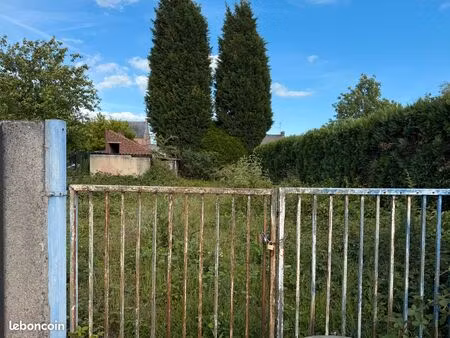 terrain / parking clôturé
