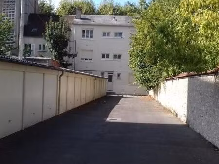 garage/box 12 m² montargis