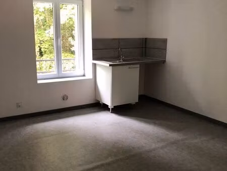 appartement f3 rénové de 80 m2 à luxeuil les bains