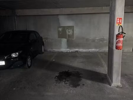 place en parking couvert