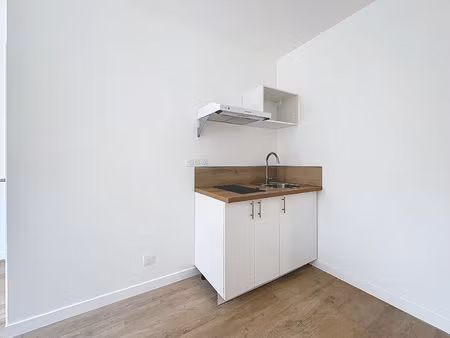 valence  avenue de l'yser  studio refait à neuf de 21 76m²
