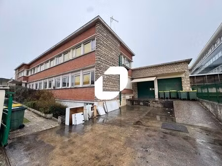 location local d'activités 1 500 m²