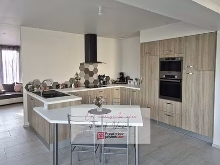 a vendre en exclusivité aux epesses  maison de 193 m2 avec 4 chambres sur une parcelle de 
