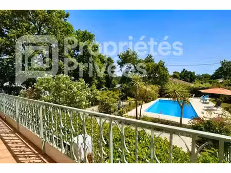 andernos  la source. un cadre d'exception  220m² 936000
