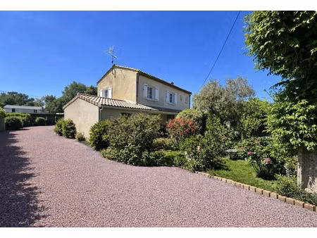 tout proche de saint-andré de cubzac à marsas - maison contemporaine r+1 de 135.60 m2 habi