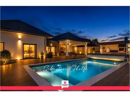 belle villa de plain-pied avec piscine- 4 chambres dont 1 suite-double garage
