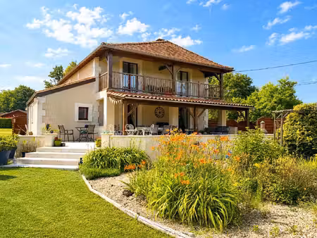 belle maison familiale avec vue sur la campagne