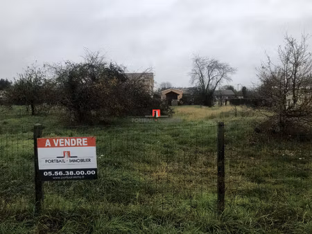 terrain viabilise libre de constructeur au centre de cissac