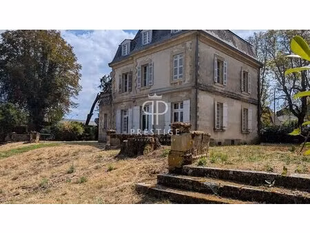 propriété de caractère de 8 chambres avec potentiel de gîte dans un cadre rural avec vue..