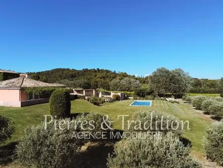 roussillon  propriété en pierre rénovée avec vue panoramique sur plus de 2 hectares de...