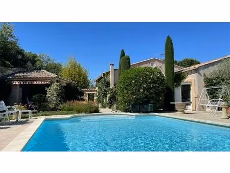 villa avec piscine  garage double et parc de 3200m2