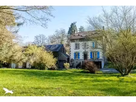ferme (tte) de 9 pièces principales