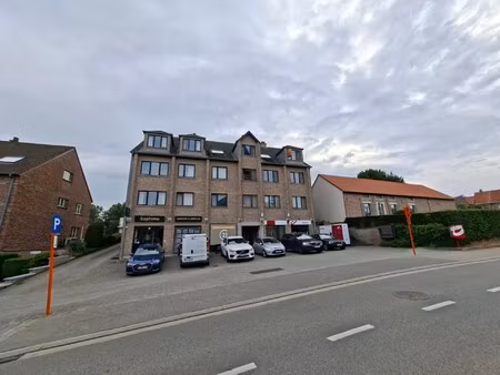 instapklaar appartement met 2 slaapkamers  berging & parking