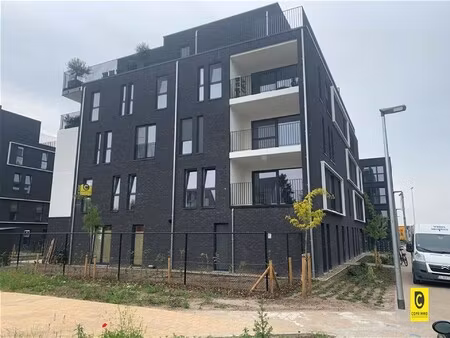 appartement met 1 slk  terras en p