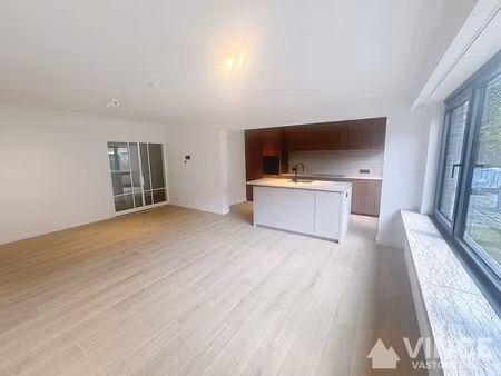 volledig vernieuwd appartement met 3 slaapkamers