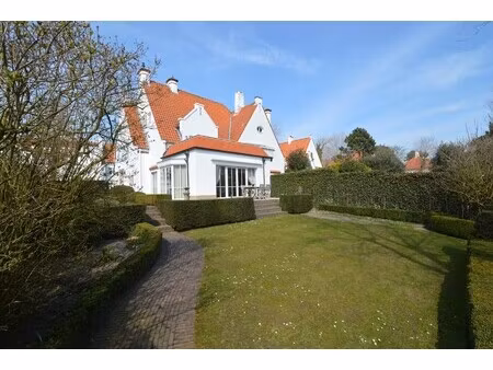 magnifieke villa in een paadje !