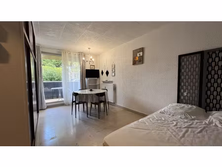 studio intégralement meublé à louer – avallon  proche de toutes commodités